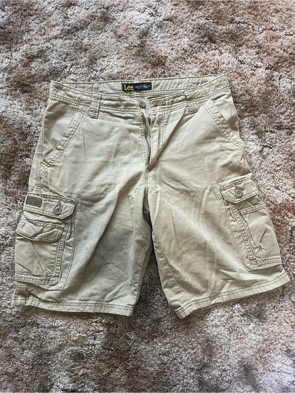 Lee Men's Khaki Cargo Shorts with Utility Pockets